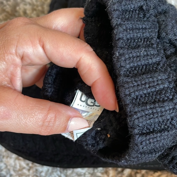 UGG Australia Women’s Tularosa Black Cable Knit Boot Size 7 - Picture 9 of 11